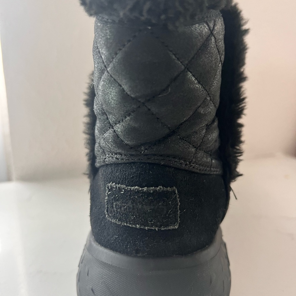 Skechers Women's Black Fur-Lined Ankle Boots used size 10 - Picture 8 of 10